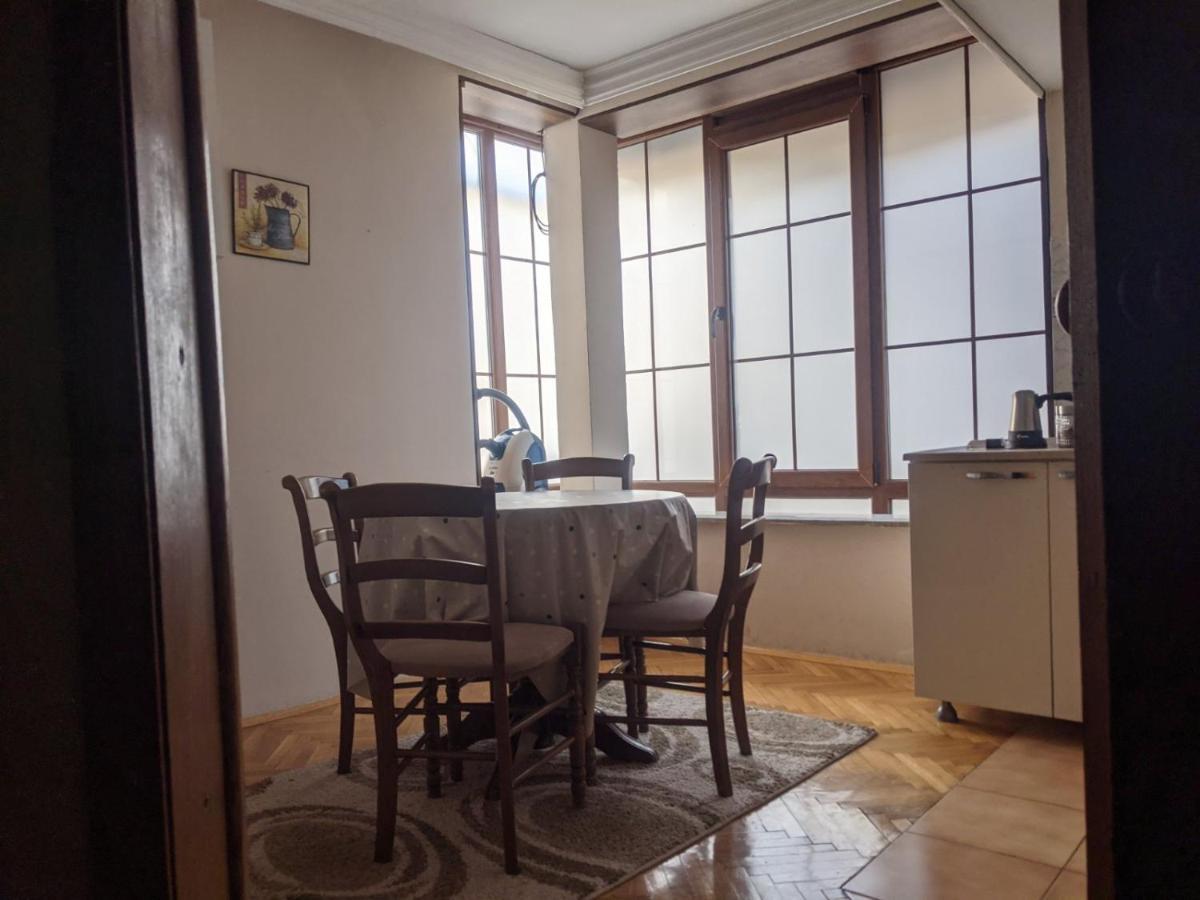 Central Apartment With City View プリズレン エクステリア 写真